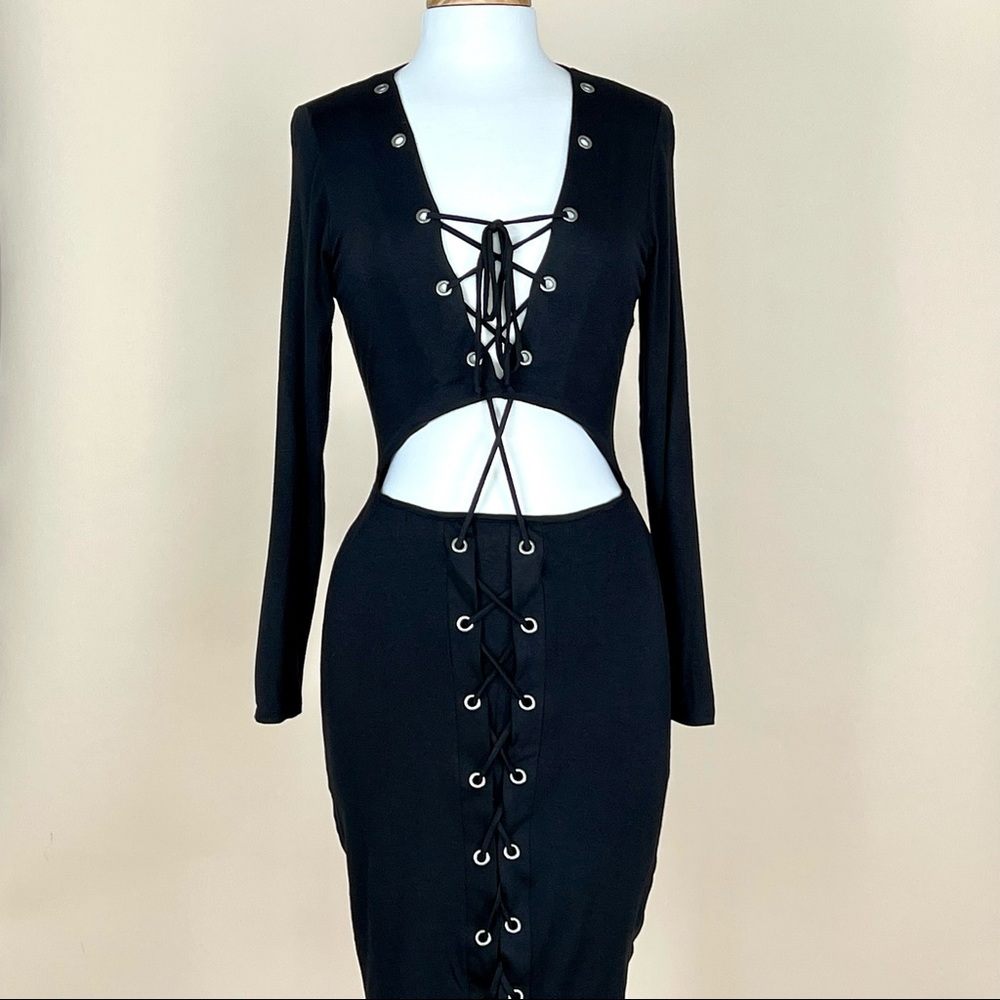 FLASH SALE! 🚨 Tie Me Down Dress